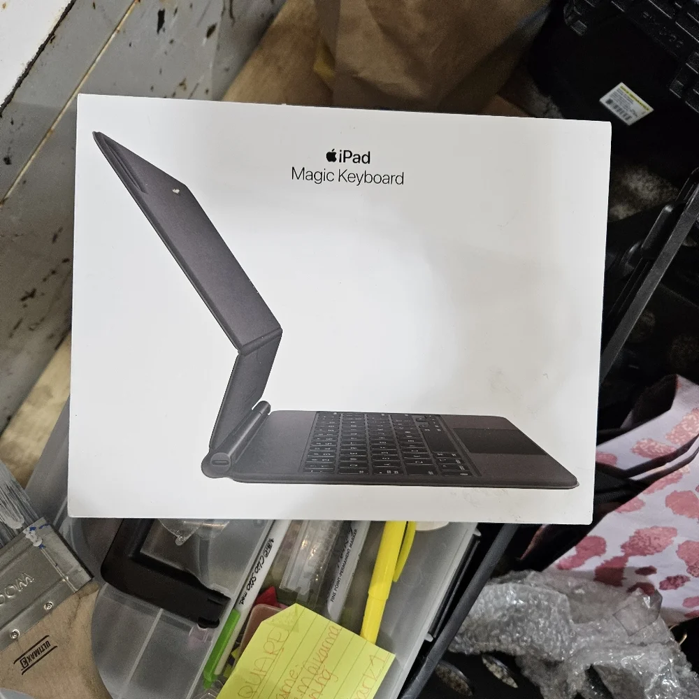 Brand new iPadair pro magic keyboard